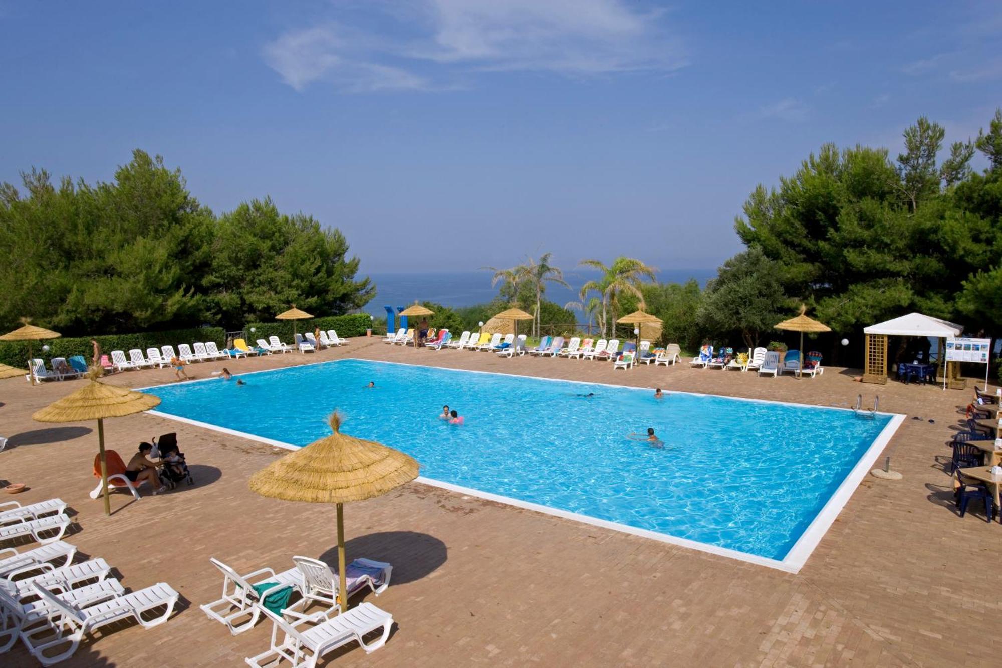 Villaggio L'oasi 4*